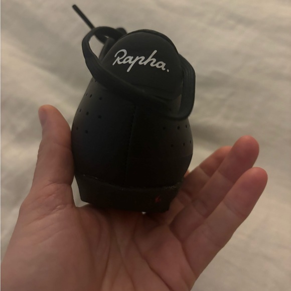 Brand new lightweight cycling shoe (no cleats included) - Picture 3 of 5